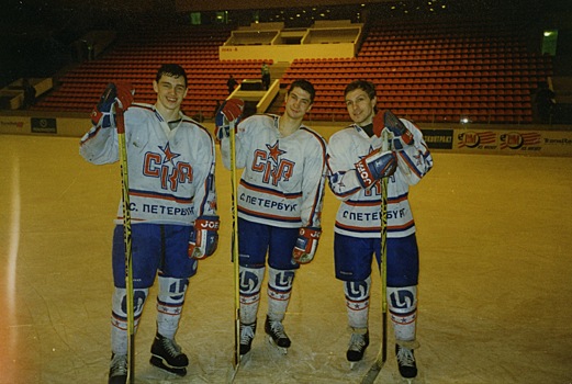 Иван ЛОГИНОВ: Выглядываю из-под цилиндра - а там Михайлов с помощниками! Спалились!