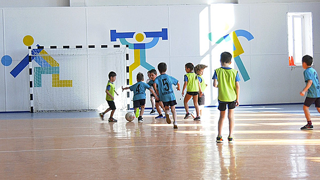Воспитанники детских садов в Ноябрьске приняли участие в футбольном турнире «Газпром нефти»