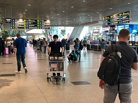 Аэропорты ограничили вылет из России для мужчин