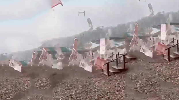 Смерч образовался на берегу Сочи: видео