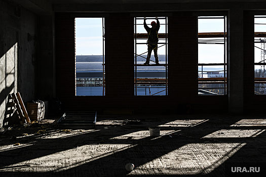 Москва тормозит главную стройку Универсиады в Екатеринбурге