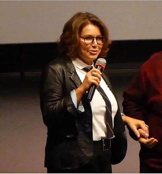 Актриса не кривила душой и честно рассказывала в интервью, что не видела для себя перспектив ни в СССР, ни в России. Она получила уникальную возможность самостоятельно выбирать свой путь и решила не упускать его. 