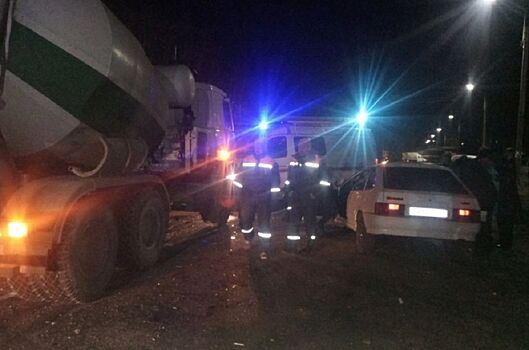 В Селе Богословка под Пензой бетономешалка «помяла» вазовскую легковушку
