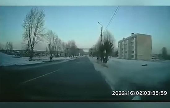 Жители Шимановска обеспокоены опасными играми детей, которые перебегают дорогу перед машинами