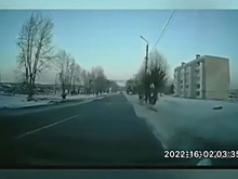 Жители Шимановска обеспокоены опасными играми детей, которые перебегают дорогу перед машинами