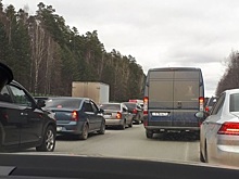 Тюменский тракт встал в огромную пробку из-за ремонта и ДТП