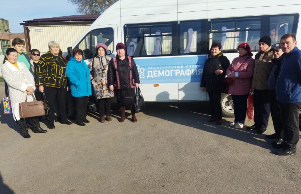Почти 500 пожилых жителей Морозовского района бесплатно отвезли в больницу