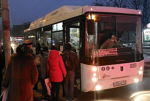 В Ростове из автобусов высадили 1800 пассажиров без масок
