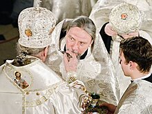 Ничего святого. Почему на Украине вновь начались гонения на православную церковь и ее прихожан?