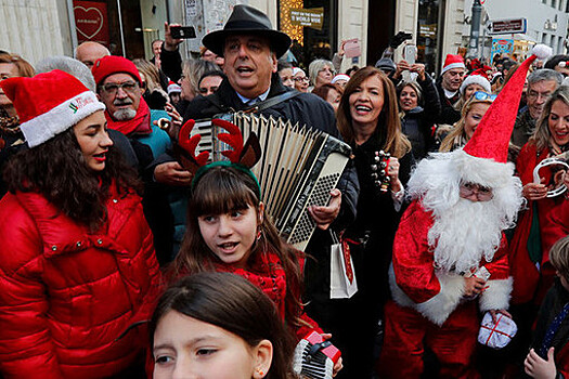 Власти Турции запретили празднование западных праздников в частных школах