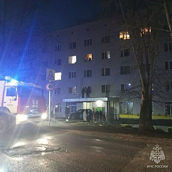 В Кирове ночью из горящего дома на Чернышевского спасли жильцов