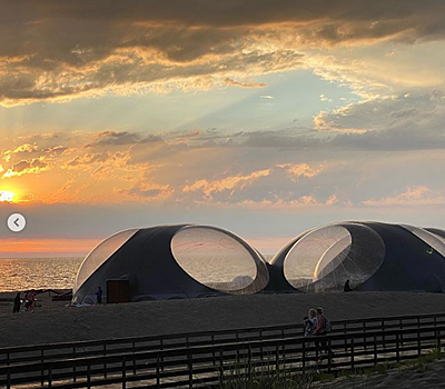 Заливатский показал футуристичный купол на пляже в Янтарном