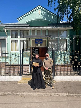 Нижегородка передала монастырю в ЛНР инструменты для реставрации скрипок