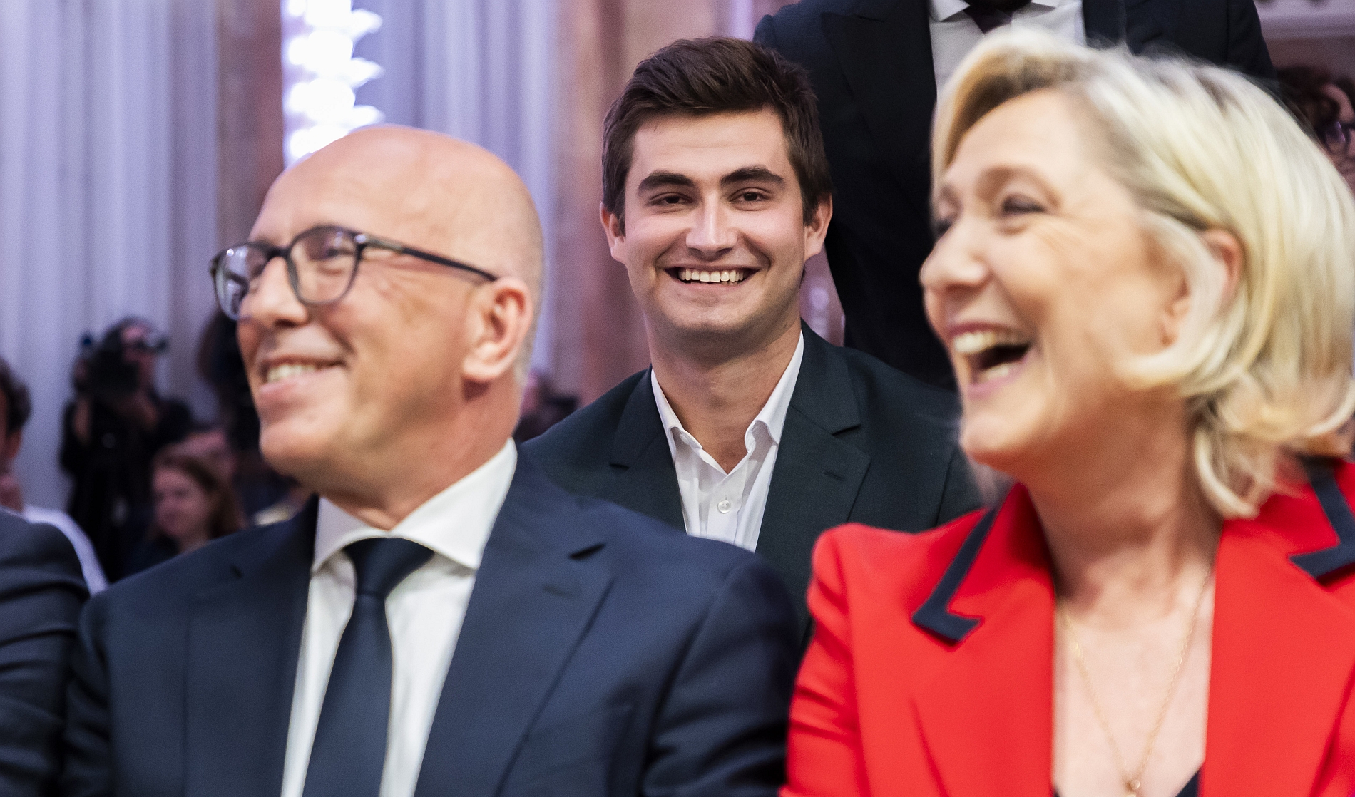 «Национальное объединение» лидирует в первом туре выборов во Франции с результатом 33%