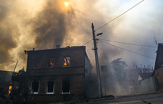 Центр города в огне: в Ростове-на-Дону тушат крупный пожар