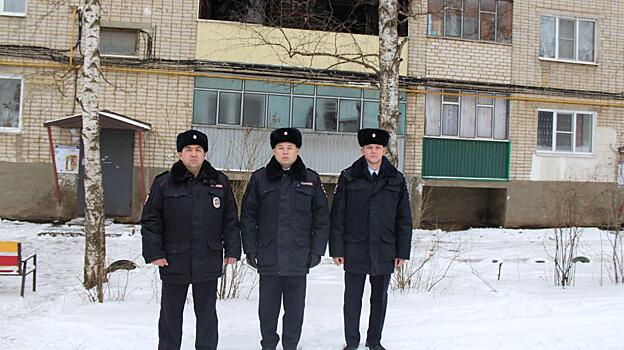 Пенсионерку и её сына спасли на пожаре в Мордовии сотрудники следственно-оперативной группы полиции