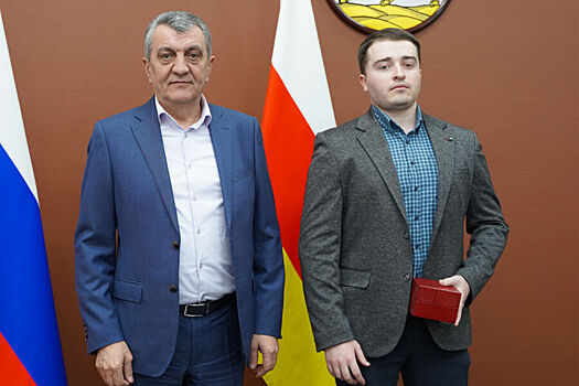 Бывшего заложника школы Беслана наградили медалью за участие в боях на Украине