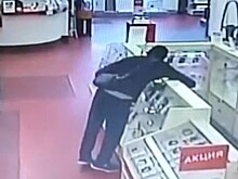 В Новотроицке задержан рецидивист, укравший телефон из магазина