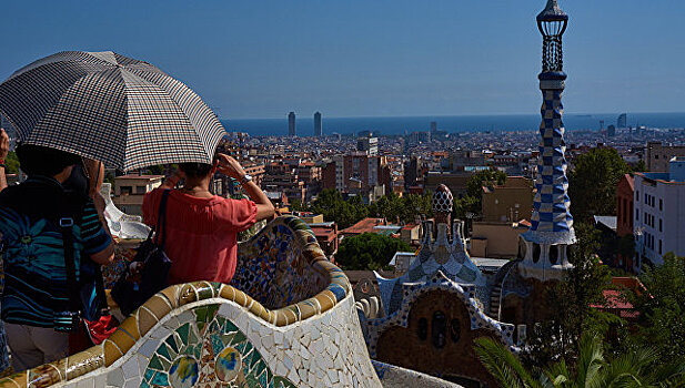 Туристы и сепаратисты: кто в Испании пишет лозунги "Tourists go home"