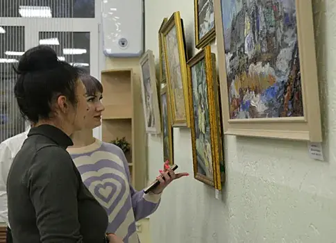 В Алексеевке открылась выставка картин художников Самарской области