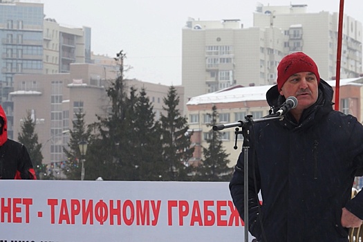 Депутата горсовета Новосибирска Мухарыцина задержали после пикета против повышения тарифов ЖКХ