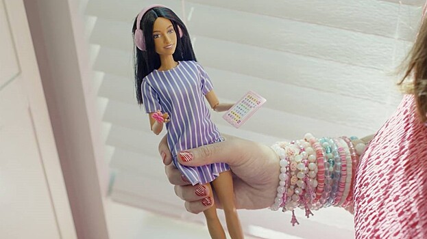 В Сети раскритиковали первую в мире куклу Barbie с аутизмом