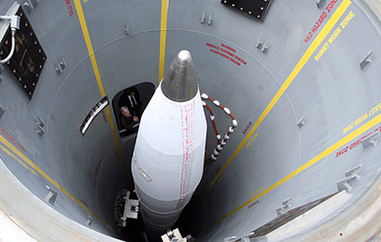 Лондон открестился от планов передачи атомной бомбы Киеву