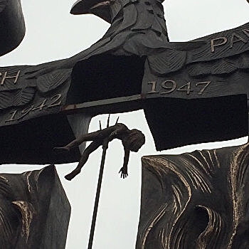 Памятник жертвам Волынской резни в Польше: картинки из ада, горячий картофель или повод Вятровичу застрелиться?