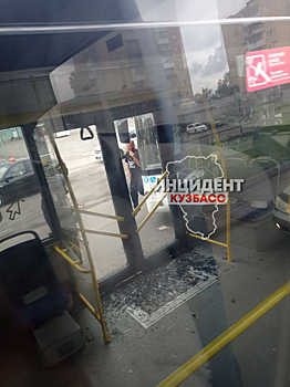 Два автобуса столкнулись около кемеровского вокзала