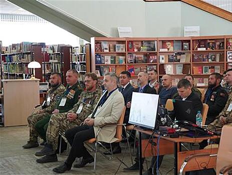 Участники второго потока "Школы героев" в Самаре освоили искусство публичных выступлений