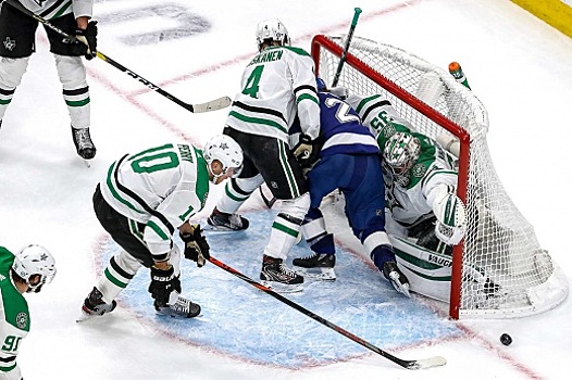 Худобин вышел на третье место в истории НХЛ по отражённым броскам за один плей-офф