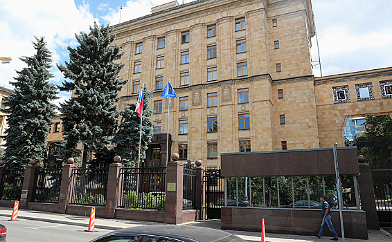 Дипломатический источник не исключил «закрытия посольства» Чехии