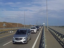В пробке перед Крымским мостом стоят более 1,5 тысячи машин