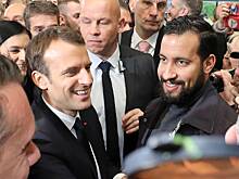 Раскрыто имя предполагаемого «бойфренда» Макрона из переписки Эпштейна