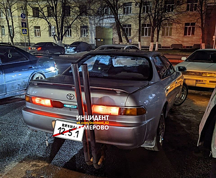 Кемеровчане наткнулись на группу машин с гигантскими трубами