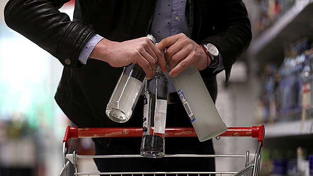 Водкой в деревнях предложили торговать с колес