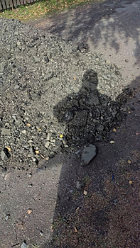 Сомнительный ремонт дороги возмутил кемеровчан