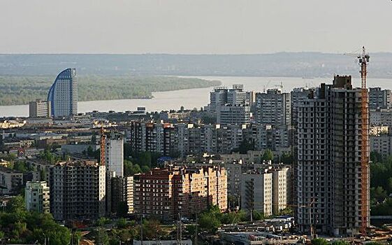 В Москве строитель упал с крыши и разбился насмерть