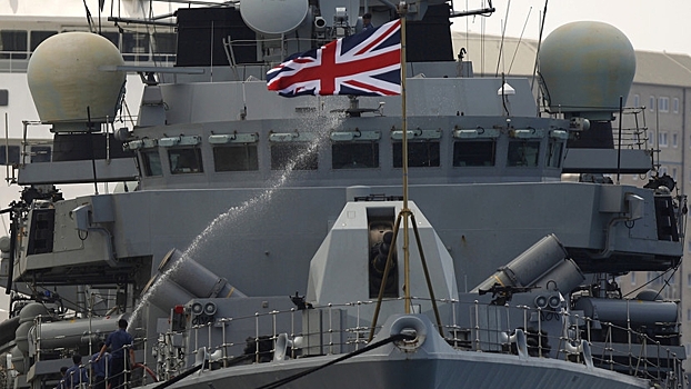 Британия направит корабли в Ла-Манш после угроз Франции