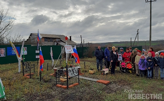 В Курском районе требуют снести самодельный памятник героям ВОВ