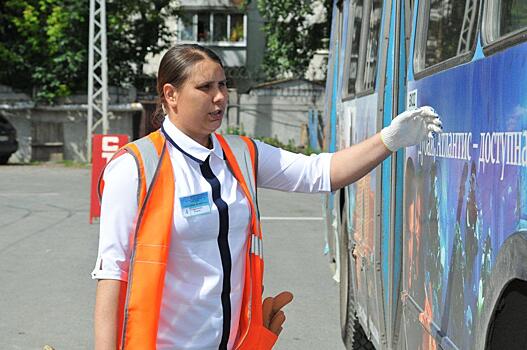 Екатеринбурженка стала лучшим водителем троллейбуса в стране среди женщин