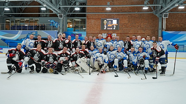 В Петербурге завершился чемпионат ВМФ по хоккею, посвященный Дню подводника