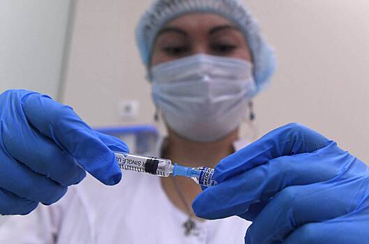 Сотрудник РАН оценил эффективность имеющихся вакцин против омикрона