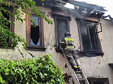 В Благовещенске горел 2-этажный заброшенный дом на ул. Горького