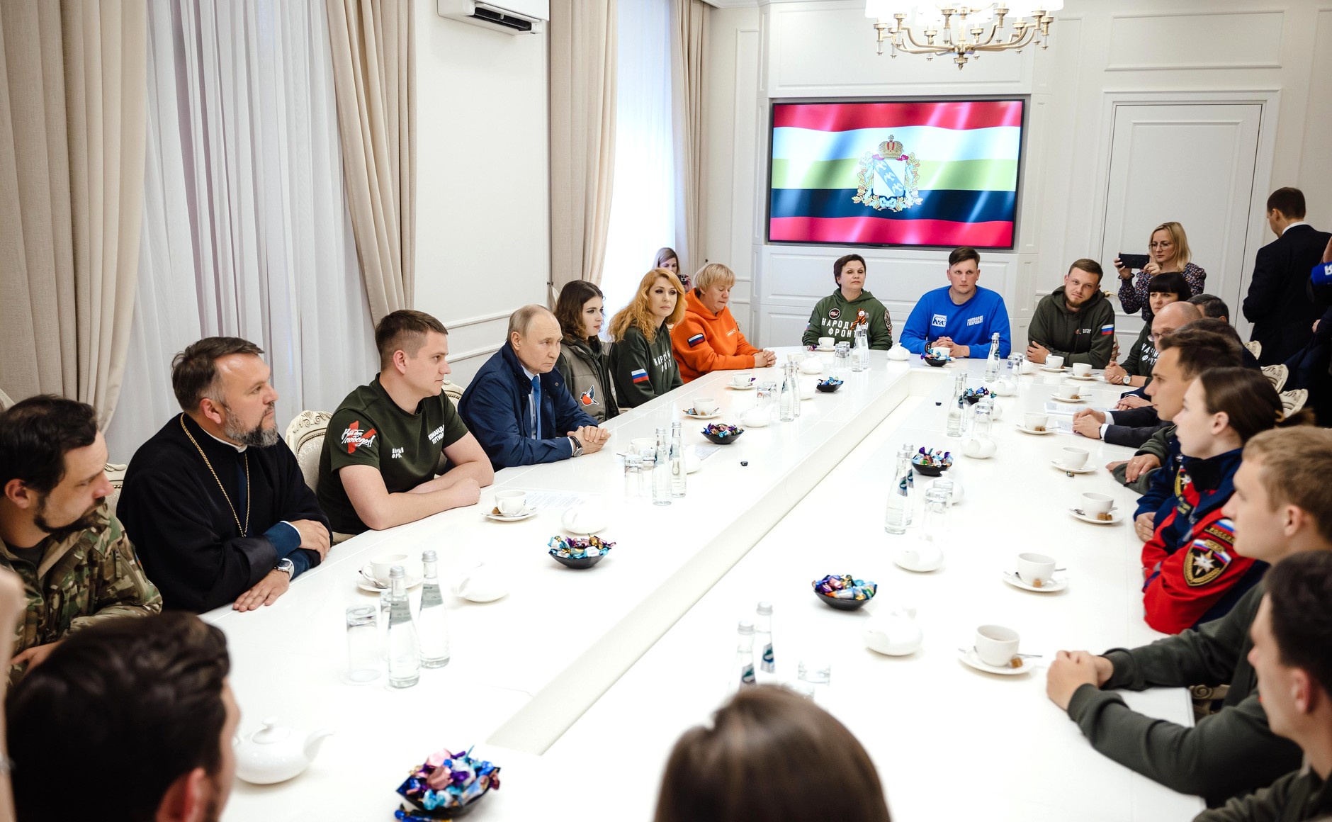 Путин: Трудно переоценить роль духовных наставников в ходе СВО