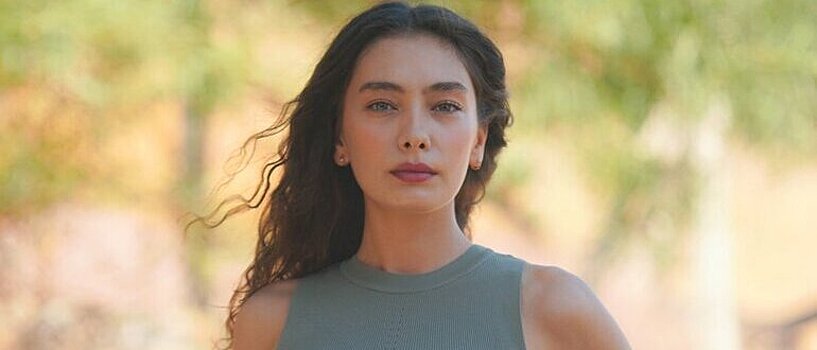 Избавилась от мешков под глазами: Как выглядит после блефаропластики звезда турецкого кино Неслихан Атагюль
