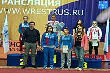 Дагестанки завоевали три медали на первенстве России по женской борьбе