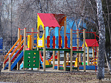 Власти Нефтеюганска вынуждены снести почти все детские площадки