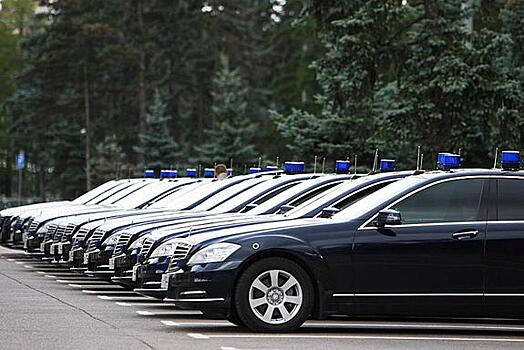 Чиновников начали наказывать за использование служебного транспорта не по назначению