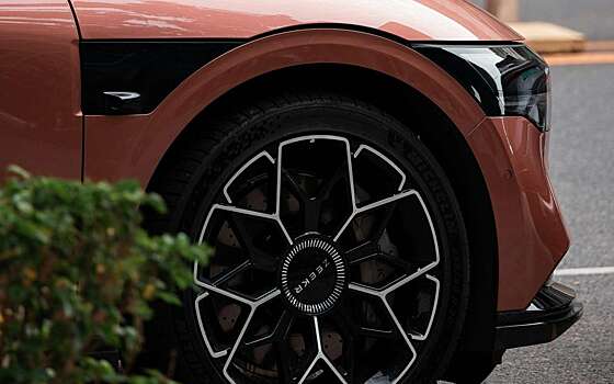 Популярный в России бренд выдавал б/у машины за новые — итоги расследования